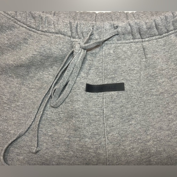 Fear of God Essentials Cotton Sweat Shorts - Picture 5 of 9